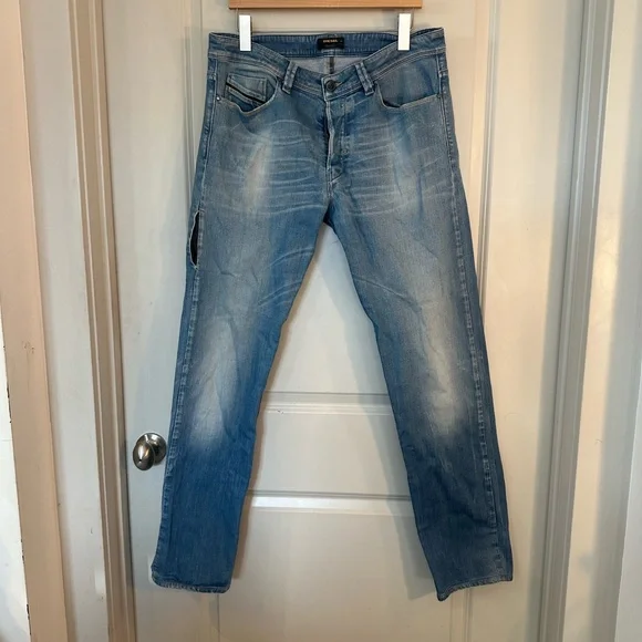 Diesal Gold Label Button Fly Side Hip Pocket Classic Straight Leg Jeans, 34W/32L - Picture 10 of 10